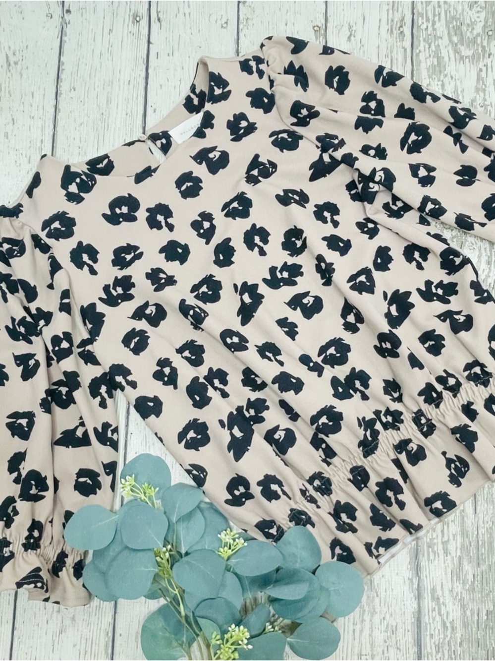 Mellóday Floral Ruffled Hem Top